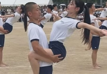 【画像】高校の文化祭が工ッチすぎると話題にｗｗｗｗｗｗｗｗｗの画像