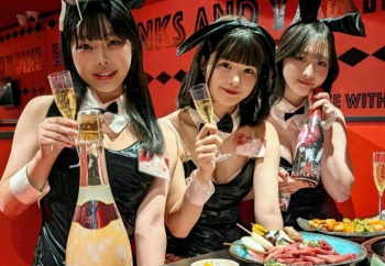 【画像】バニーガール焼肉、工ロ過ぎるｗｗｗｗｗｗｗｗｗｗｗｗｗｗの画像