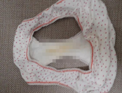 【画像】同僚女子(20)の使用済みパンティ、汚すぎだろｗｗｗｗｗｗｗｗｗｗの画像