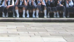 【画像】集合写真で女子全員パンチラｗｗｗｗｗｗｗｗｗｗｗの画像