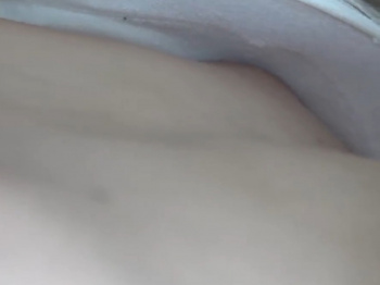 【盗撮動画】乳首GET確認！固定＋手持ちカメラで胸チラとパンチラを完全攻略される美女達の画像