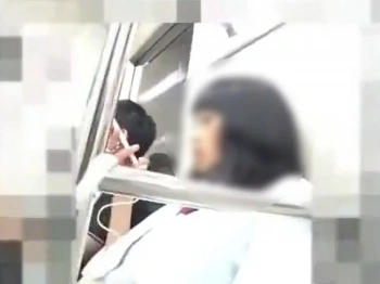【盗撮動画】こういう生意気そうな制服娘が白の生パンだとなぜか興奮度倍増するパンチラあるあるの画像