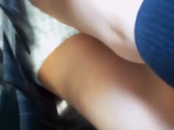 【盗撮動画】通学時間の満員電車で可愛い制服娘のパンティ大量乱獲。ガチ系撮り師のテクをご覧くださいの画像