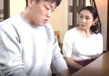 【永田成子】溜まってるんでしょう? 年季の入ったフェラで抜いてくれた妻の母親の画像