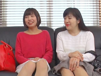 【俺の宝箱】《母娘ナンパ》熟女妻と清楚な娘をゲットしたら勃起チクビを並べてしゃぶって同時に手マン★★親子でフェラテク比べたら挿入濡れたマンコにの画像