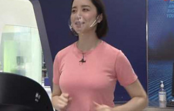 【画像】地上波で巨乳リポーターの暴れ乳が放送されてしまう・・・・・の画像