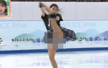 【画像】声優の天城サリーがパンチラどころかパンモロwwwwwの画像