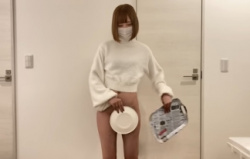 美女がノーパンであきら100％したら失敗して下半身晒す放送事故ｗｗｗｗｗ【みさき】の画像