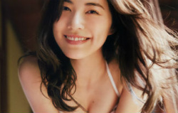 松井珠理奈 貧乳エロ画像70枚！最新グラビアでおっぱいの谷間を強調ｗｗｗｗ仝の画像