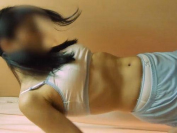 【盗撮】無駄肉なしの女の子の肉体美！最もスポブラが似合うアスリート美少女の着替えを隠し撮り！の画像