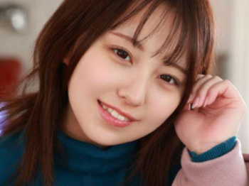 【清水あんな】ムッチリ巨乳のツルツル美人お嬢さんが二本のペニスと繰り広げる3Pセックス！の画像