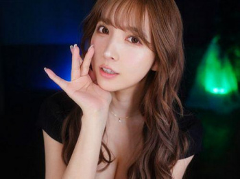 【三上悠亜】元国民的アイドルの巨乳お姉さんが淫語で誘惑する官能のセックス！の画像