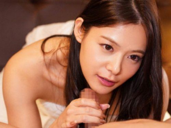 【吉高寧々】からかい誘惑に欲情のタガが外れた部下の絶倫棒に一晩中イカされる美貌のメス上司！の画像
