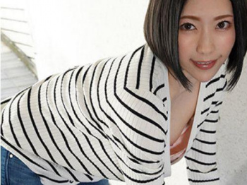 【七海ティナ】無防備にチラ見えした美形妻のピンク乳首に理性を失い即ハメSEX！の画像