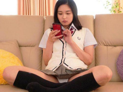 【五十嵐なつ】両親の再婚でできた義理の姉貴がマジで可愛いくせしてパンチラしまくってるので犯してしまった！の画像