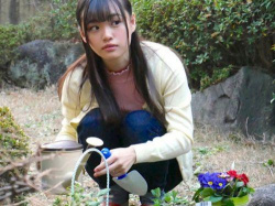 【花音うらら】夫の上司の男に気に入られて犯された清純美少女ルックスの若妻！の画像