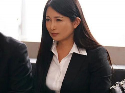 【一色桃子】夫婦で転職した先の会社の慰安旅行で男性社員たちの輪姦肉便器にされた美人嫁！の画像