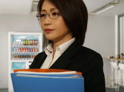 【友田真希】キャリアウーマンの美熟女コンサルタントが男性社員たちの肉欲の餌食になりレイプ被害に遭遇！の画像