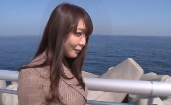 エッチな香りが駄々洩れなむっチリ巨乳の人妻お姉さんと不倫な旅行でふしだらなエロスの淫靡な華が開く！！の画像