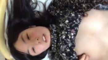 個人撮影●初心っぽい娘が乳首弄りながらオナニー自撮り投稿の画像