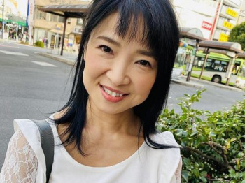 【アナル】案内しますよ…お尻の穴を求めて街を彷徨ってると、道に迷ってるシロウト美熟女さんを未開発の尻穴ハンティングの画像