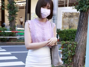 【真奈美さん】人妻には見えない可愛らしい美人さん26歳がカメラの前で初めてのエッチ！の画像