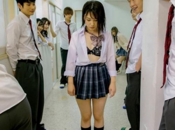 【観覧注意】いじめられて復讐を誓った女子校生が同級生女子達に性的お仕置きを加える一部終始！の画像