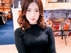 【素人】見とれるほどの極美人若妻のスレンダー貧乳ボディをナンパSEXでご馳走様！の画像