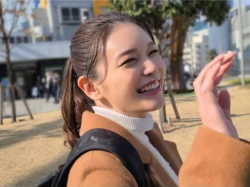 Hカップまゆ28歳 マッチングアプリで知り合った欲求不満の巨乳妻と昼間からホテルへ。マシュマロ巨乳を揉みまくり蒸れてそうなパンストを脱がしてクンニ&バイブ責め。頬を凹ませてのバキュームフェラから久々のマンコへの挿入に歓喜の声をあげる。即イキしてるのに止まらない腰使いで何度も絶頂する貪欲マンコがヤバイです。の画像