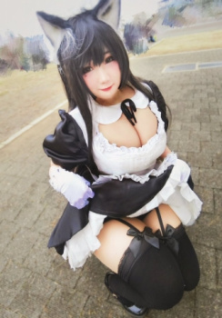 おっぱいに下半身にエロさで溢れてるコスプレイヤーが堪らないの画像