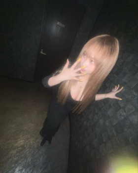 SNSでアピールされてる胸チラのエロ画像の画像