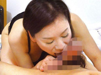 【星野友里江】無防備な姿で誘惑した娘婿の肉棒に跨ってよがりイキしてアクメした48歳の熟義母！の画像