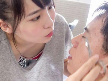 【枢木あおい】お気に入りの男性客には本番SEXまでサービスしてしまう小悪魔美人の美容師ギャル！の画像