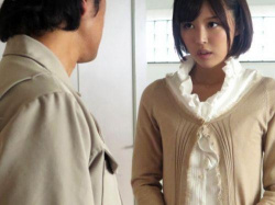 【葵つかさ】引っ越し業者の男に力付くでペニスをねじ込まれ崩壊した美人妻が繰り返す絶頂アクメ！の画像