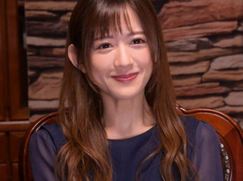 【希島あいり】夫婦交換セックスで他人棒を挿入されて乱れるスレンダー美人の嫁の姿に興奮する男！の画像