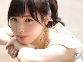 【白桃はな】高校生の時からAV女優になると決意して有言実行してしまった元ご当地アイドルの美少女！の画像