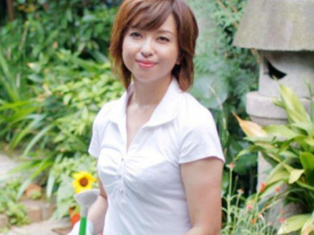 【神崎久美】昼間の顔は清楚で優しいお母さんが他人棒の調教セックスに蕩ける淫乱体質だった！の画像