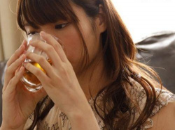 【樋口みつは】オレを見下した男には超美人な彼女がいたので媚薬を使用してハメてやった！の画像