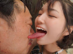 【倉本すみれ】レジェンド級濃厚ベロキス親父の先生と体液塗れで貪る剛毛美少女がセックス！の画像