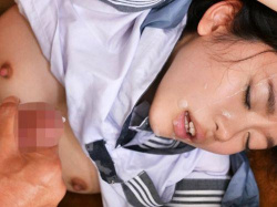 【架乃ゆら】透き通るような白い美肌の清純美少女の通学中に粘着して痴漢レイプ！の画像