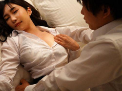 【小野夕子】美人上司の巨乳が無意識に童貞部下を誘ってしまい寝込みを襲われ不貞セックス！の画像