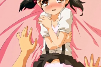 ツンと勃った乳首がいやらしい…幼過ぎるカラダを肉棒で奥突き！狭い膣内にどっぷり射精しちゃう着衣姦?の画像