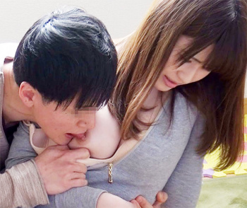 父子家庭の世話をする近所の人妻が無理やり巨乳を揉まれ嫌だけど感じてしまい手マンで興奮してハメられ喘ぎまくる淫乱人妻の画像