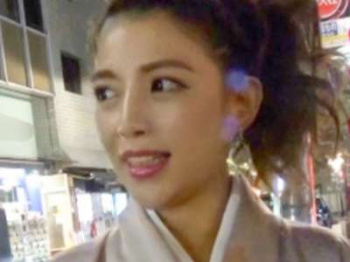 【素人企画】乳圧パイズリ人妻NTRの不倫セックスするマシュマロHカップ爆乳ボディ色気ムンムン美人奥さま！の画像