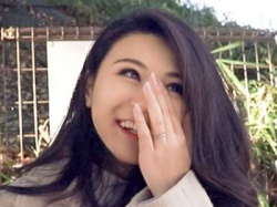 【素人】人妻NTRの浮気セックスする三十路の美人奥さま!旦那とは2年もセックスレスなの!の画像