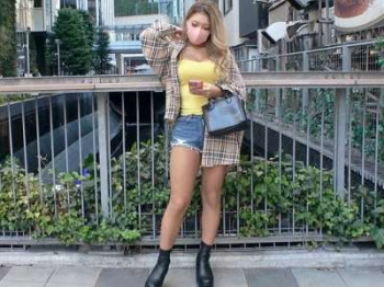 濃厚フェラやベロチュー座位、ザーメン顔射ぶっかけセックスしてエッチに乱れちゃう20歳Hカップ巨乳ボディ黒ギャルちゃん！の画像