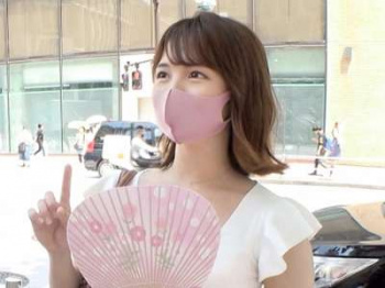 【お漏らし×素人】企画ナンパされて下からパコパコ突かれてお漏らししてふんわり美人お姉さんがスケベな展開！の画像