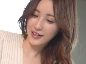 素人企画でフェロモン色香マシマシ美顔フェラや凄テク騎乗位、痙攣イキセックスしてエッチに乱れちゃう美人ギャル！の画像