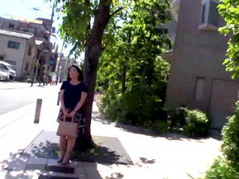 【爆乳×素人】ヤバイやつJカップ大爆乳の乳揺れな不貞セックス人妻NTRする超乳ぽっちゃり完熟熟女！の画像