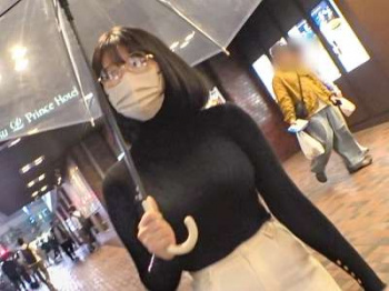 【デカおっぱい×素人】激烈おっぱい乳揺れバックやガニ股セックスしてセクハラ痴●体質の超デカパイ娘がスケベな流れ！の画像